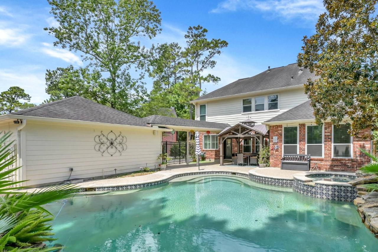 Taupewood Pl Villa The Woodlands Exterior photo