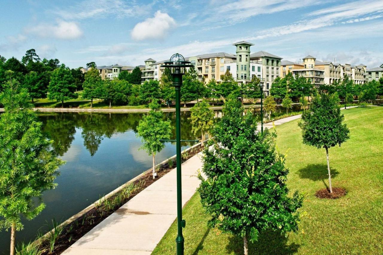 Taupewood Pl Villa The Woodlands Exterior photo