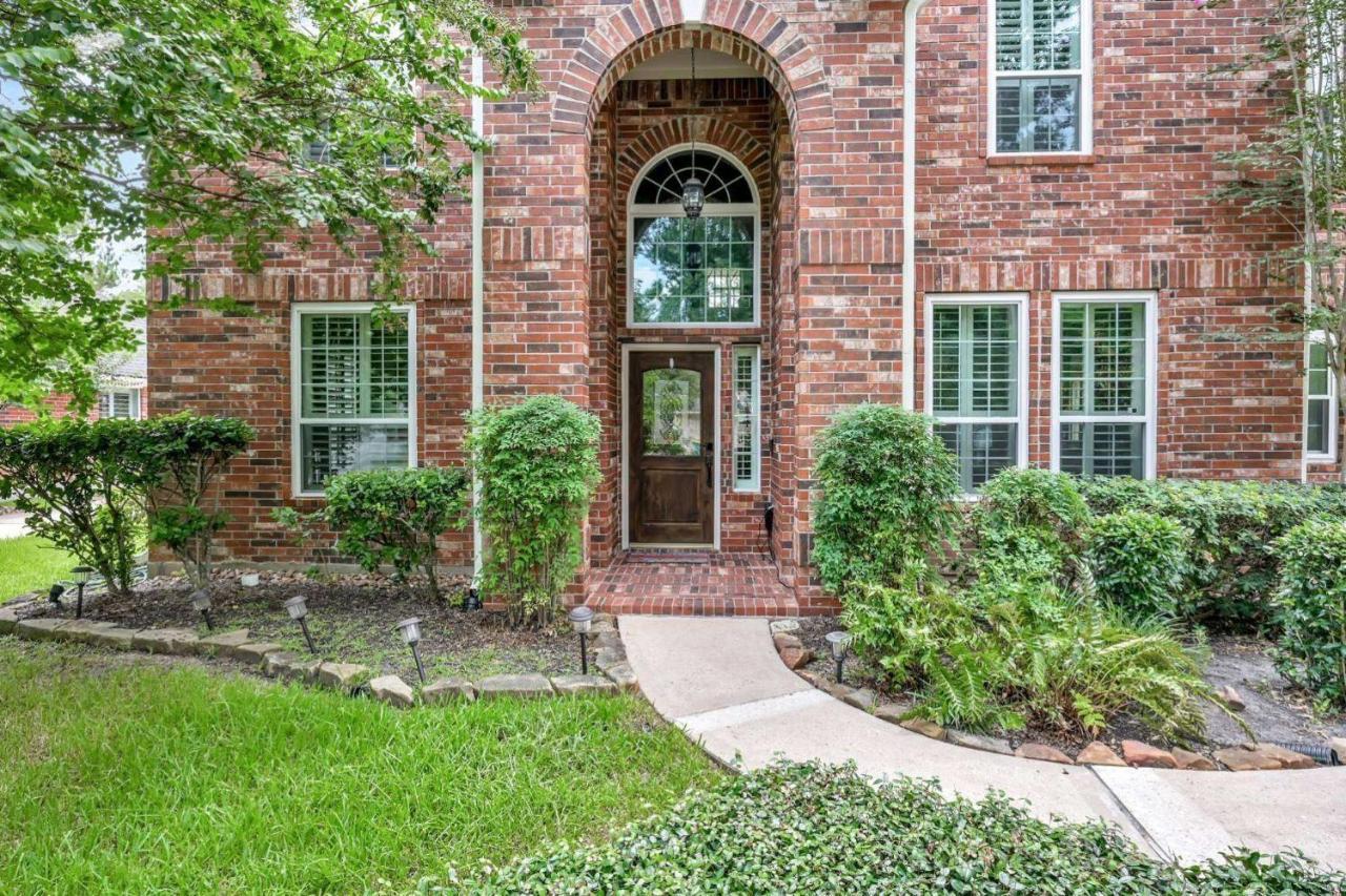 Taupewood Pl Villa The Woodlands Exterior photo